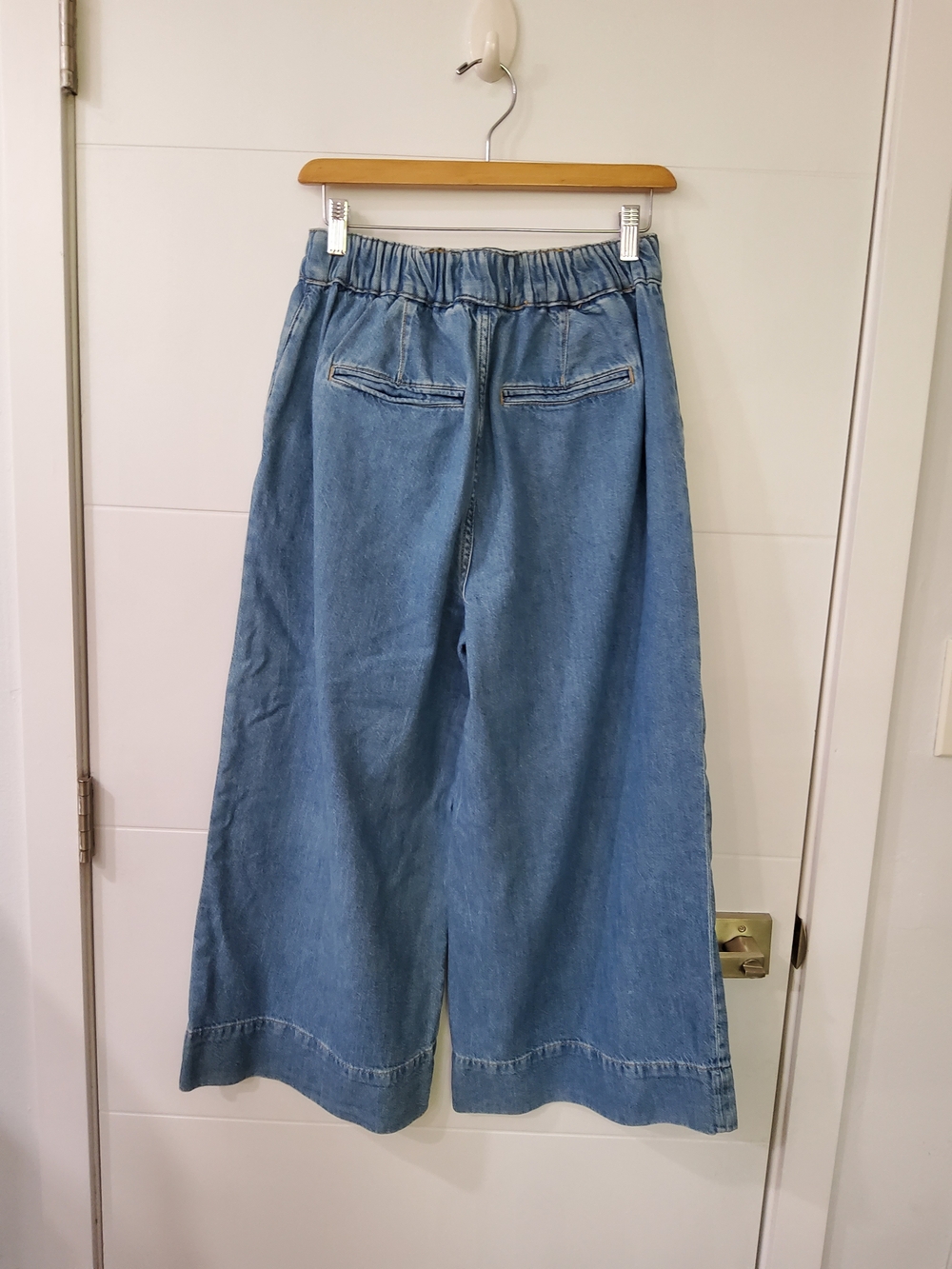 Pilcro Pleated High-Rise Wide-Leg Culotte Crop Jeans Size 27 - Picture 7 of 10